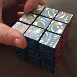 FREE! Holographic Rubik’s Cube (w bundle)